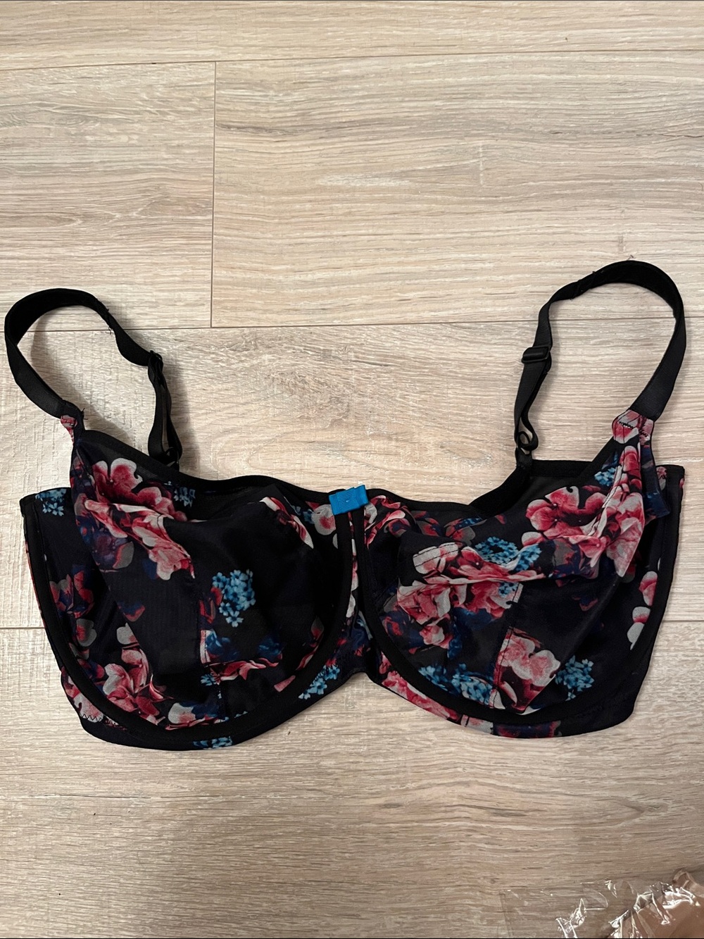 Floral Mesh Underwire Bra in Black and Pink - Picture 2 of 6